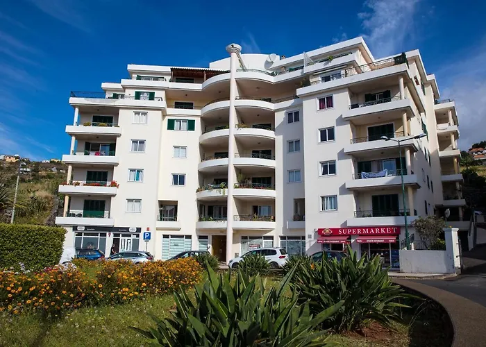 Apartment Ocean Gardens